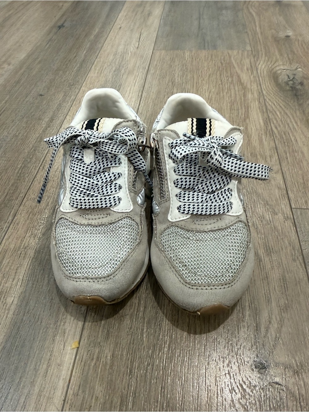 ShuShop Silver Gray and White Kids Sneakers with Black-Trim Laces Sz 9 Shu Shop